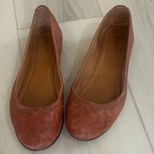 FRYE AND CO. Brown Flats